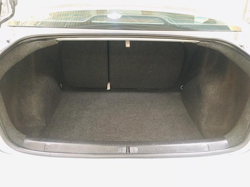 Volkswagen Polo Sedan 1.6 Mi Comfortline 8v