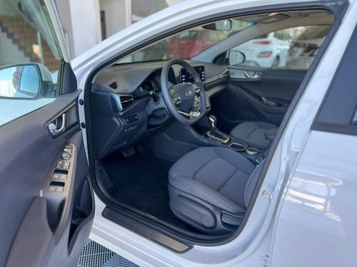 Imagen 9 de 22 de Hyundai Ioniq Unique 1.6 Gdi Hibrido At 5p