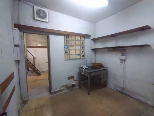 Local Comercial En Barrio Reus /excelente Zona