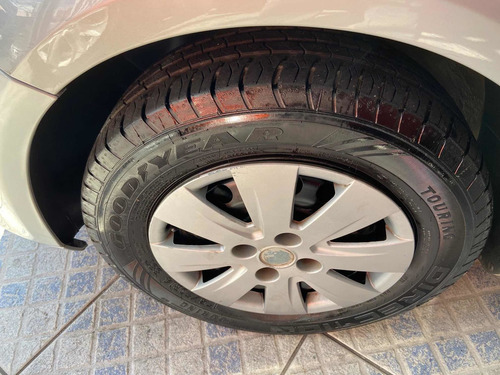 Imagem 3 de 7 de Volkswagen Voyage 2013 1.0 Vht Trend Total Flex 4p