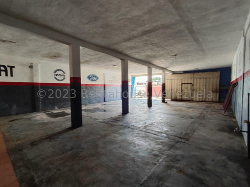 *jl/oportunidad Unica! Local En Venta Barquisimeto, Cerca Del Amp, Lara, Venezuela/josé López/# 24-8209 / 236 M²