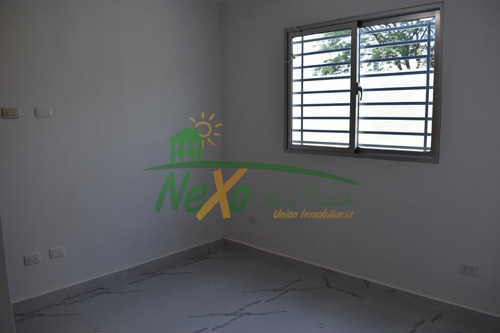 Imagen 5 de 24 de Una Casa Amplia En Un Buenresidencial, La Oportunidad Que Has Estado Esperando En Santiago (hfc-205