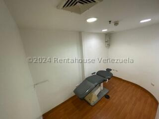 Ajr Local En Alquiler En Tzas Del Club H Mls # 24-16451 Yg