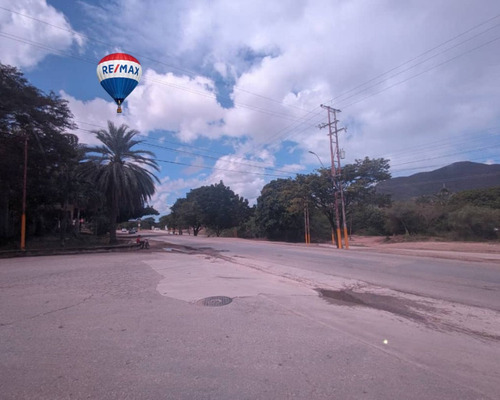 Terreno En Sector Guaimeque, Con Amplios Espacios, Entorno Natural Y Tranquilo, Con Vista Montañosa