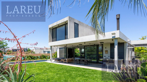 Casa En Venta En Ayres Plaza