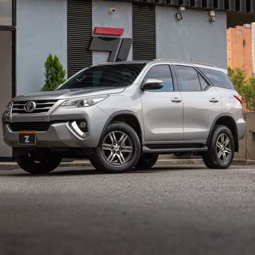 Toyota Fortuner sw4 2.7