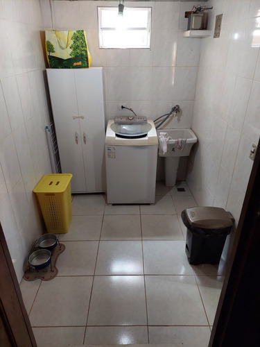 Imagem 11 de 14 de Chalé, 3 Quartos, Cozinha Grande, Lavanderia