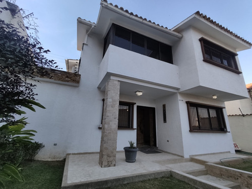 Casa En El Parral En Venta.- 1789 Inmobiliaria Maggi.