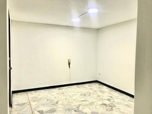 Imagen 6 de 26 de Alquilo Consultorio En El Barrio San Fernando