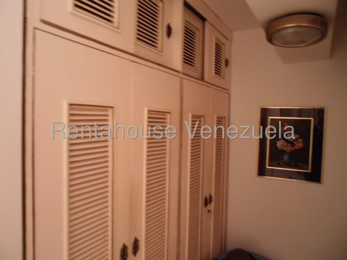En Venta Amplio Y Comodo Apartamento - Urb. El Hatillo.