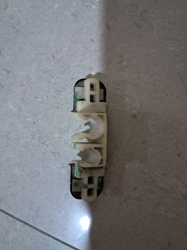 Guia Sujetador Clip De Mangueras Tuberias Toyota (Usado)