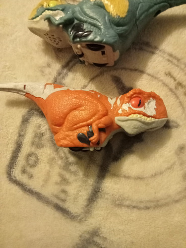 Figuras De Velociraptor Jurassic World Mattel (Usado)