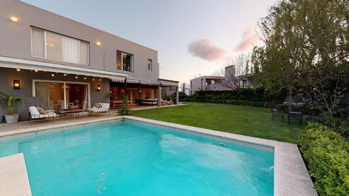 Impecable Casa En Santa Bárbara En Una De Las Islas! Tour Virtual.