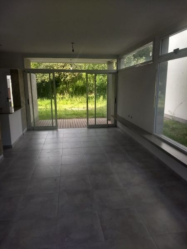 Imagen 2 de 14 de Venta De Casa En Ph A Estrenar De 3 Dormitorios En City Bell