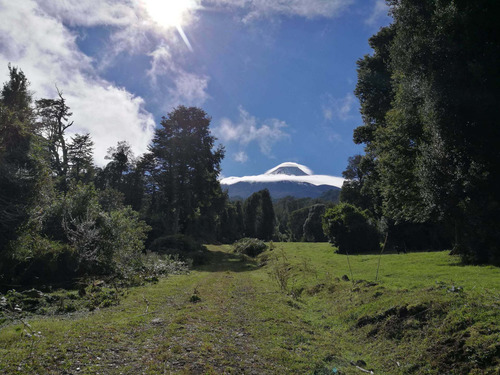 Imagen 7 de 7 de Gran Campo Con Orilla De Lago En Cascadas.