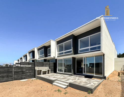 Concon Venta Casa A Estrenar 3d 4b Con Vista En Condominio