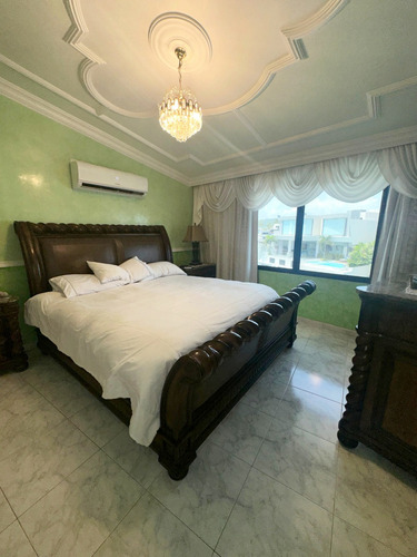 En Venta Doble Parcela Casas Bote A -doris Rodriguez