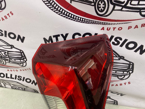 Calavera Derecha Honda Fit 2015 2016 2017 2018 2019 2020 Derecho/pasajero Rojo (Usado)