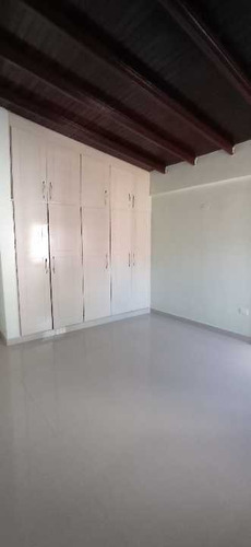 Imagen 14 de 16 de Se Vende Casa Urb. La Floresta