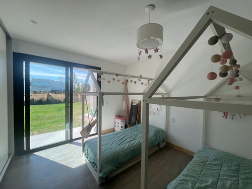 Casa En Venta En Barrio Privado Liceo Country 1
