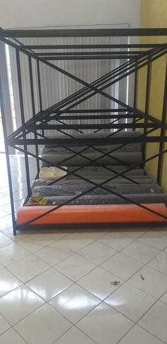 Imagem 4 de 5 de Fabricação De Portões, Grades,toldos, Telhados E Coberturas
