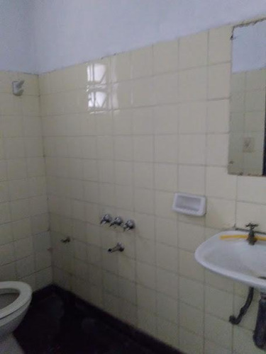 Imagen 8 de 13 de Local Apto Varios Usos. Bajas Expensas. - Florida Mitre/este
