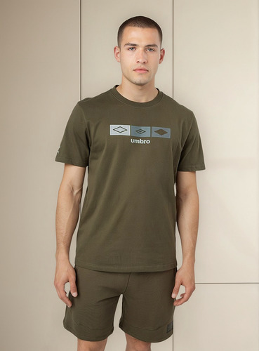 Polera Umbro Triangle Logo Hombre Verde
