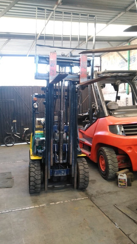 Imagen 4 de 7 de Montacargas Komatsu Modelo 2005 Capacidad De 5 Mil Libras