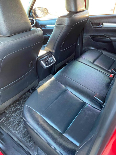 Imagen 9 de 13 de Toyota Hilux 2.8 Cd Srv Pack 177cv 4x2 2017