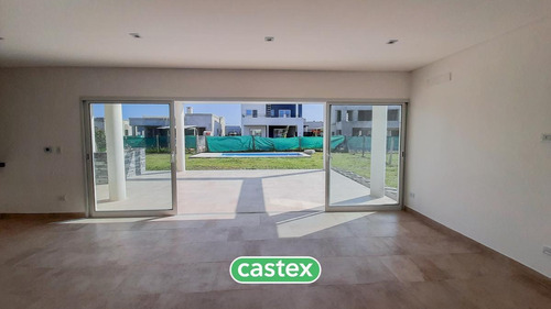 Imagen 11 de 30 de Casa En Venta En Santa Lucía, Pilar Del Este