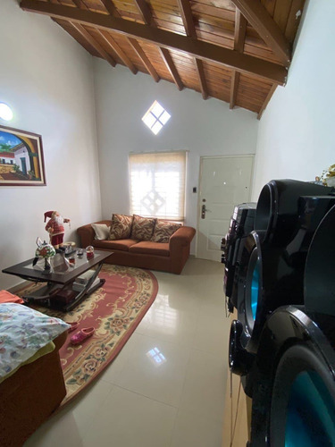 Imagen 3 de 11 de En Venta Casa De Una Planta Urb. Guayana Country Club