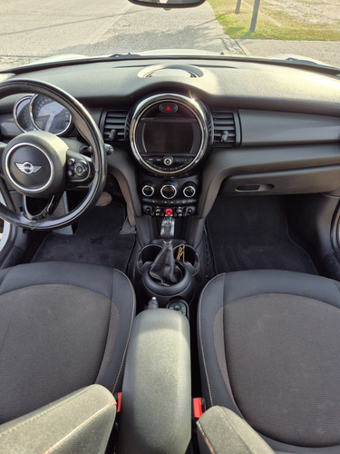 Mini Cooper F55 134cv