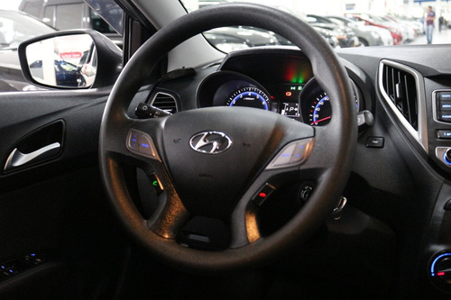 Hyundai Hb20s Confort Style 2016 Baixo Km Garantia De Fabric