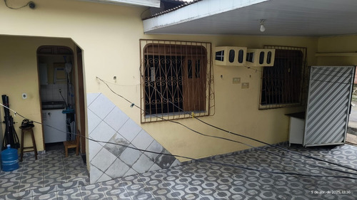 Vendo Terreno Com Duas Casas