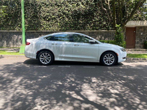 Imagen 11 de 12 de Chrysler 200