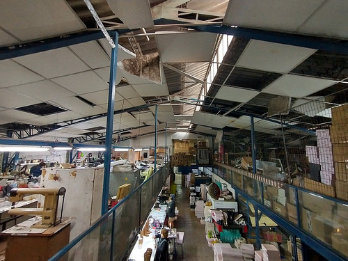 Amplios Espacio Para Bodega, Oficinas O Industria