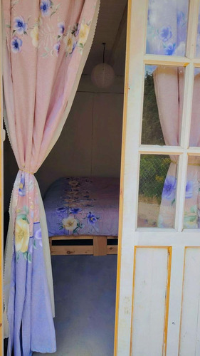 Hermoso Camping Con Complejo De Dormís Y Piscina