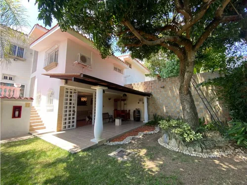 Casa En Venta Con Planta Eléctrica Macaracuay