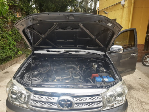 Toyota Fortuner Urbana 2.7 At
