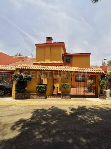 Casa En Venta En Lomas Verdes 4a. Sección