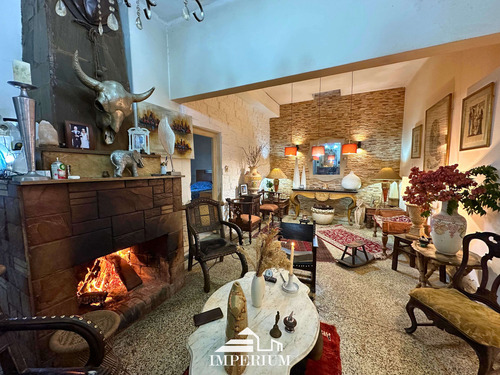 Gran Oportunidad !! Venta Casa En La Calle Gregorio Perez Las Acacias