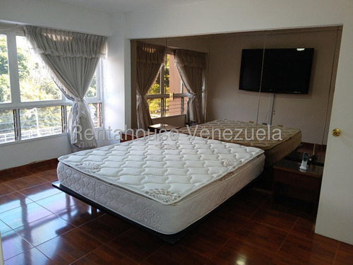 Apartamento En Alquiler En La Alameda 25-18038 As