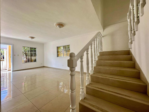Vendo Casa 3 Habitaciones Cada Una Con Su Baño Mirador De Este