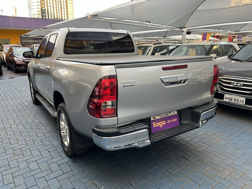 Imagem 4 de 14 de Toyota Hilux Cabine Dupla 2.7 Srv Cd 4x2 (flex) (aut)