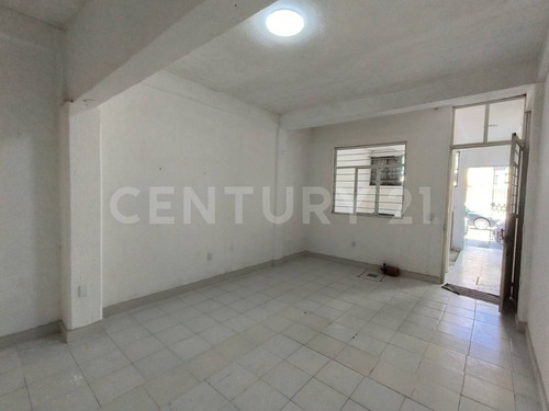 Casa En Venta Con 2departamentos Cerca Metro Ecatepec, Col Fuentes De Aragón