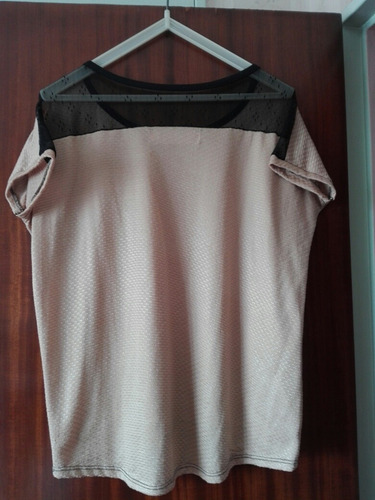 Remera Beige Con Encaje Negro T.l/xl Envio A Todo El País