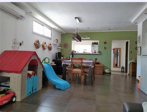 Imagen 6 de 14 de Ph Venta 2 Dormitorios 1 Baño Terraza Balcón 165.34 Mts 2 Totales 85.35 Mts 2 Cubiertos - Berisso