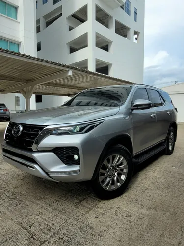 Toyota Fortuner 2,4l Srv Diesel 2023 4x2 At