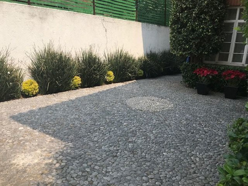 Casa En Calle Cerrada Con Seguridad