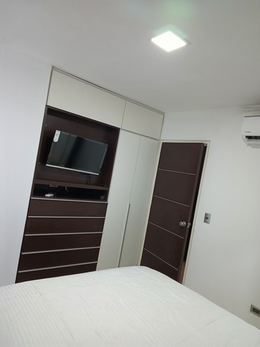 Apartamento En Alquiler Fijo, Blue Bay Playa Moreno. Pampat